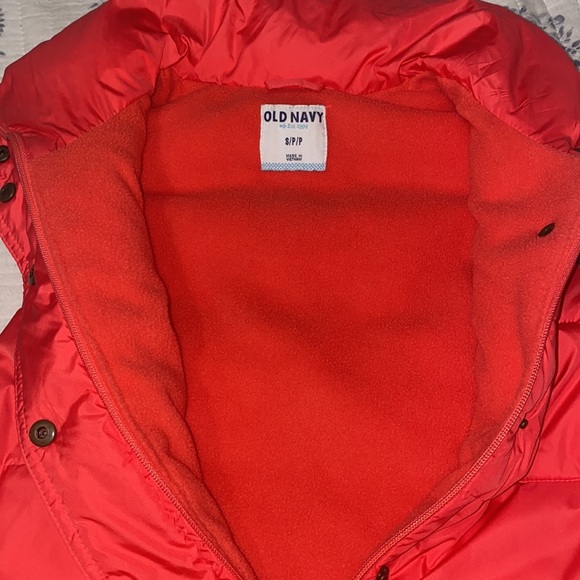Old navy puffer vest - Picture 5 of 5